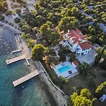 Mara * Pirovac