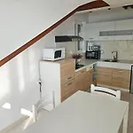 Apartman Mara *