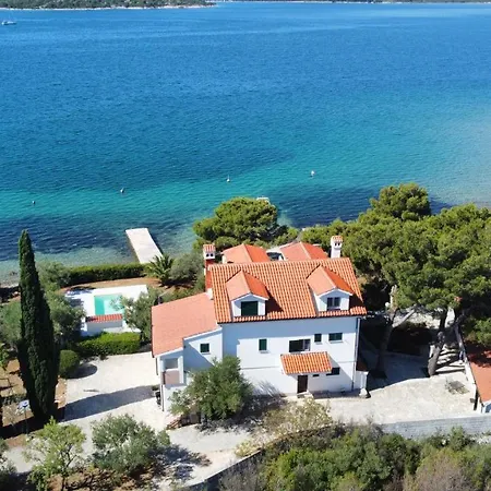 Mara Apartman Pirovac