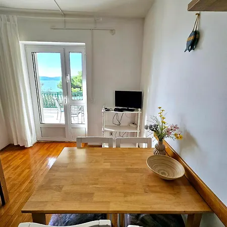 Apartament Mara *